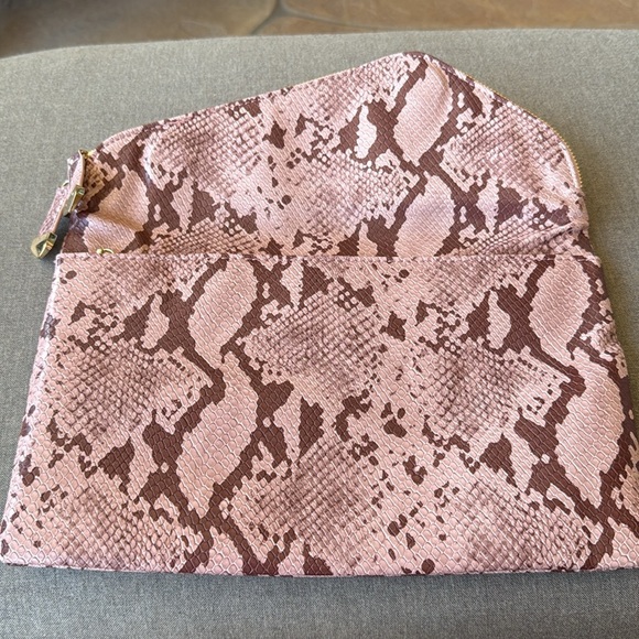 Urban Expressions Pink Snake Print Clutch - Picture 3 of 5
